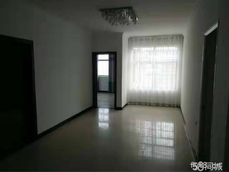 购物中心旁精装修3室,拎包入住,附近学校一中附小五小等